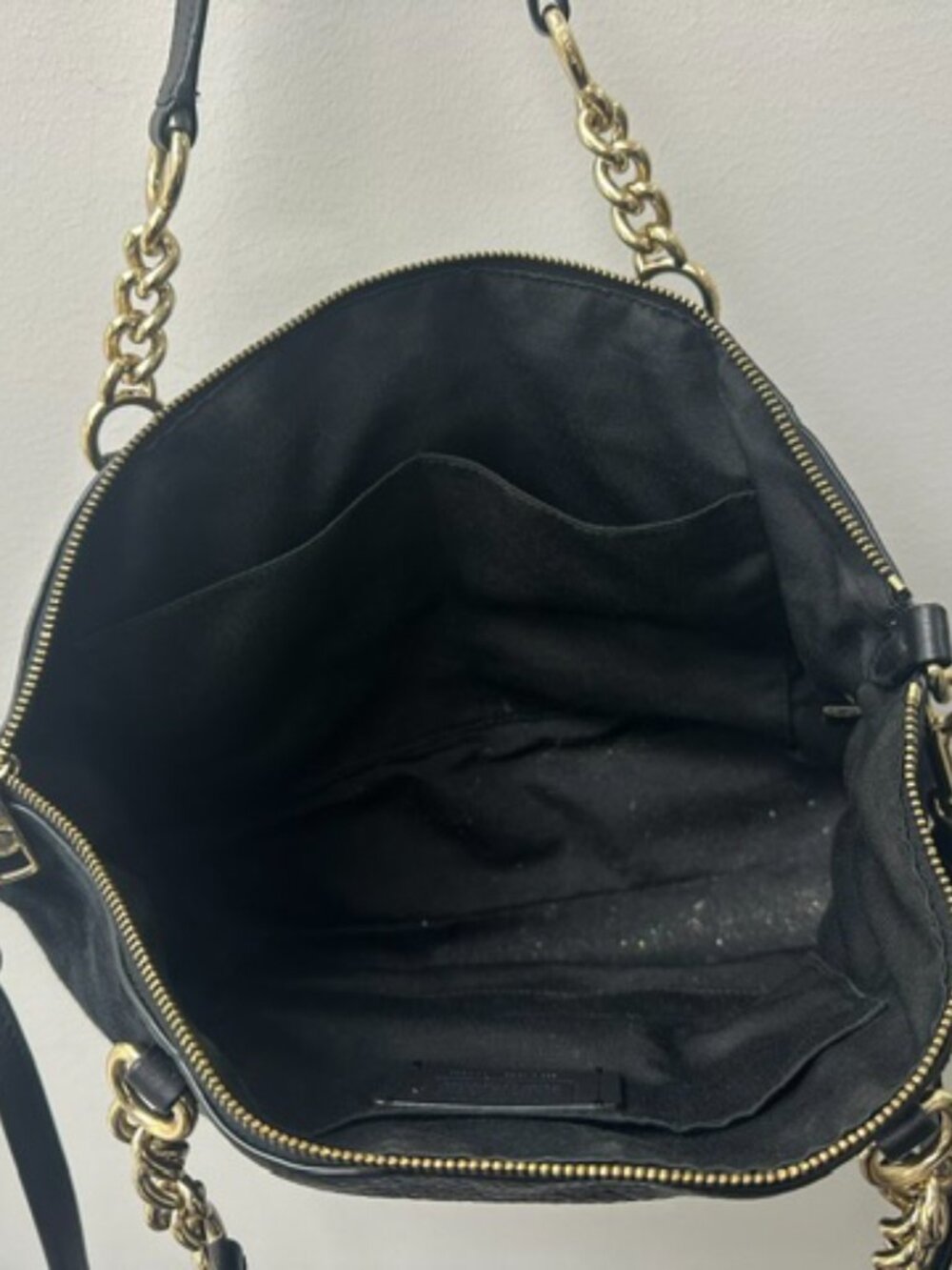 COACH Small Black Kelsey in Pebbled leather and Gold Hardware - great condition! - Picture 5 of 8